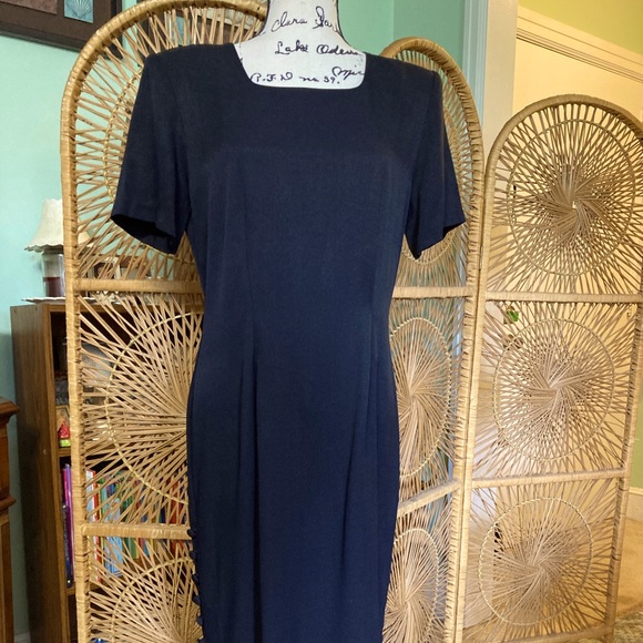 Women’s Size 8 black dress - Picture 1 of 7